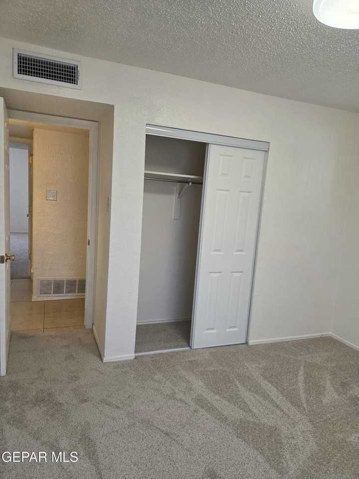 5632 Salem Dr - Photo 5 of 16