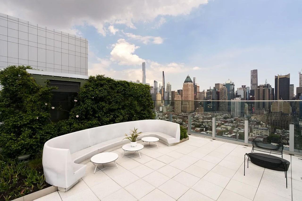 W 45th St #2406 - Photo 7 of 10