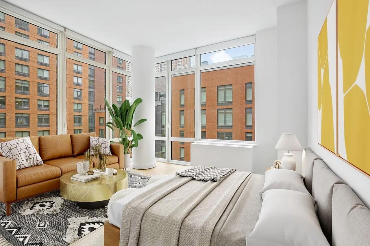 W 45th St #718 - Photo 2 of 9