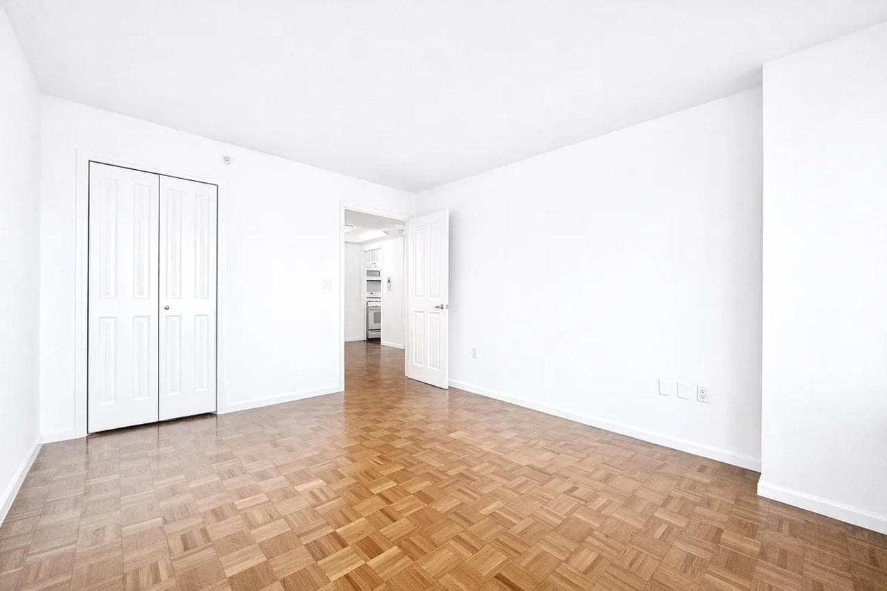 W 43rd St #10P - Photo 4 of 6