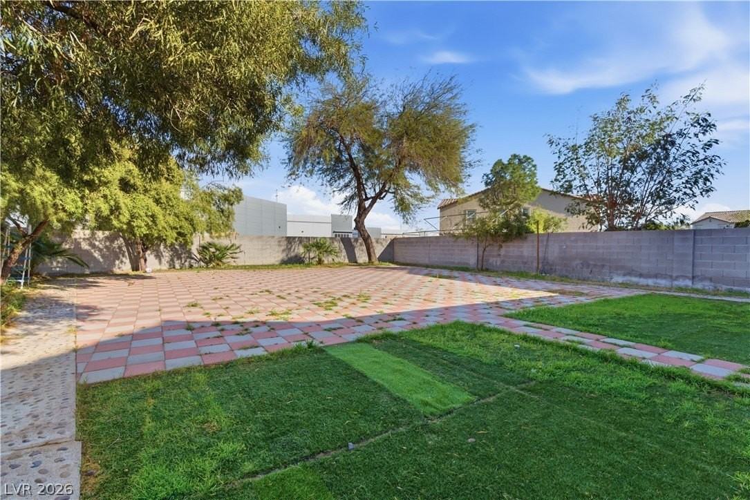 5362 Walcott Dr - Photo 4 of 38