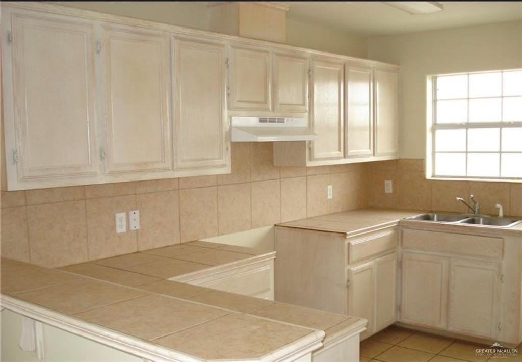 719 Sherryl Ave - Photo 4 of 9