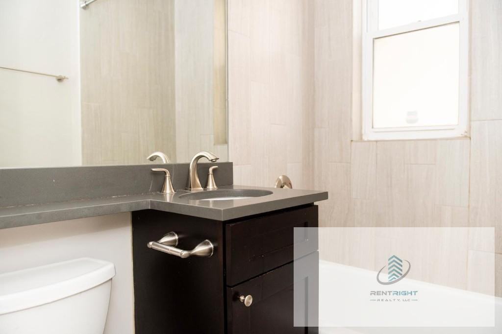 511 W Belmont Ave #44 - Photo 3 of 18