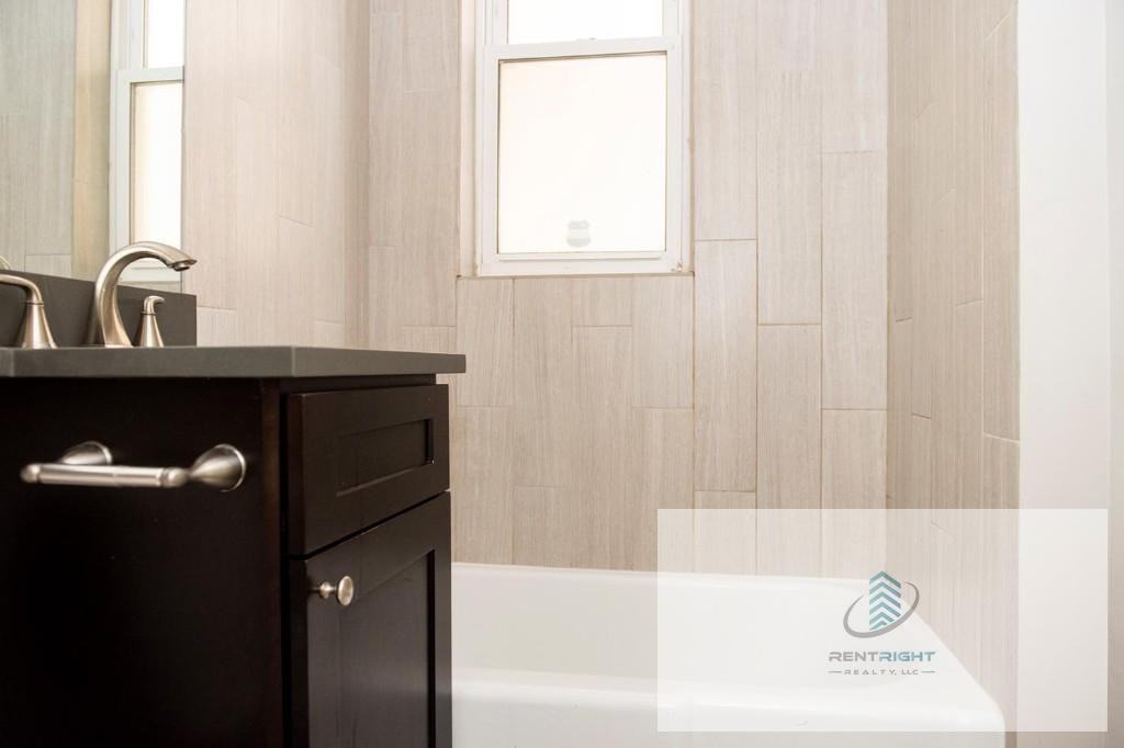 511 W Belmont Ave #44 - Photo 4 of 18