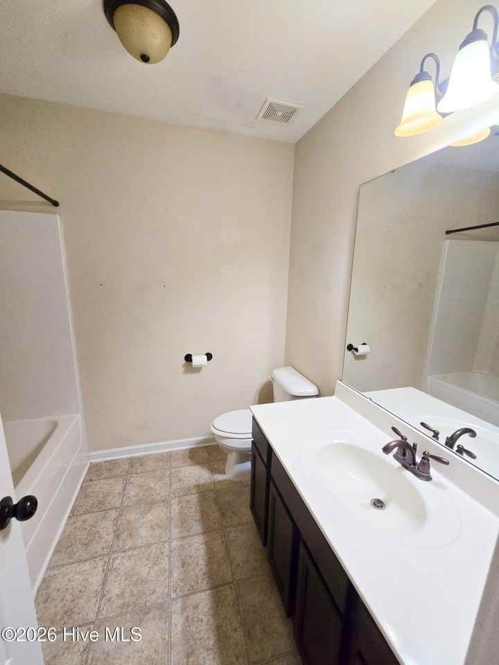 212 Long Pond Dr - Photo 5 of 19