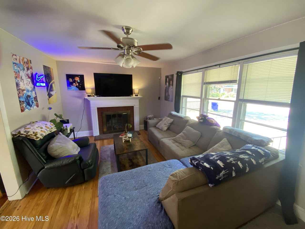 102 N Meade St - Photo 5 of 10