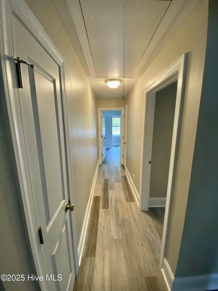 1910 E 9th St - Photo 6 of 15