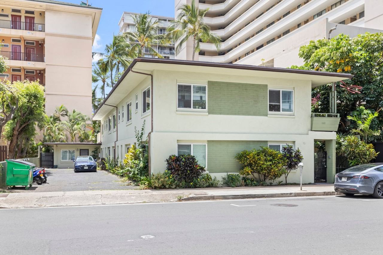 448 Kaiolu St #1 - Photo 7 of 14