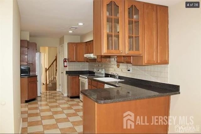 1363 Thomas Ave - Photo 6 of 11