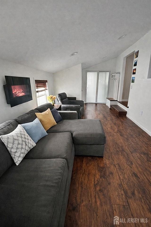 100 Pinetree Dr - Photo 7 of 17