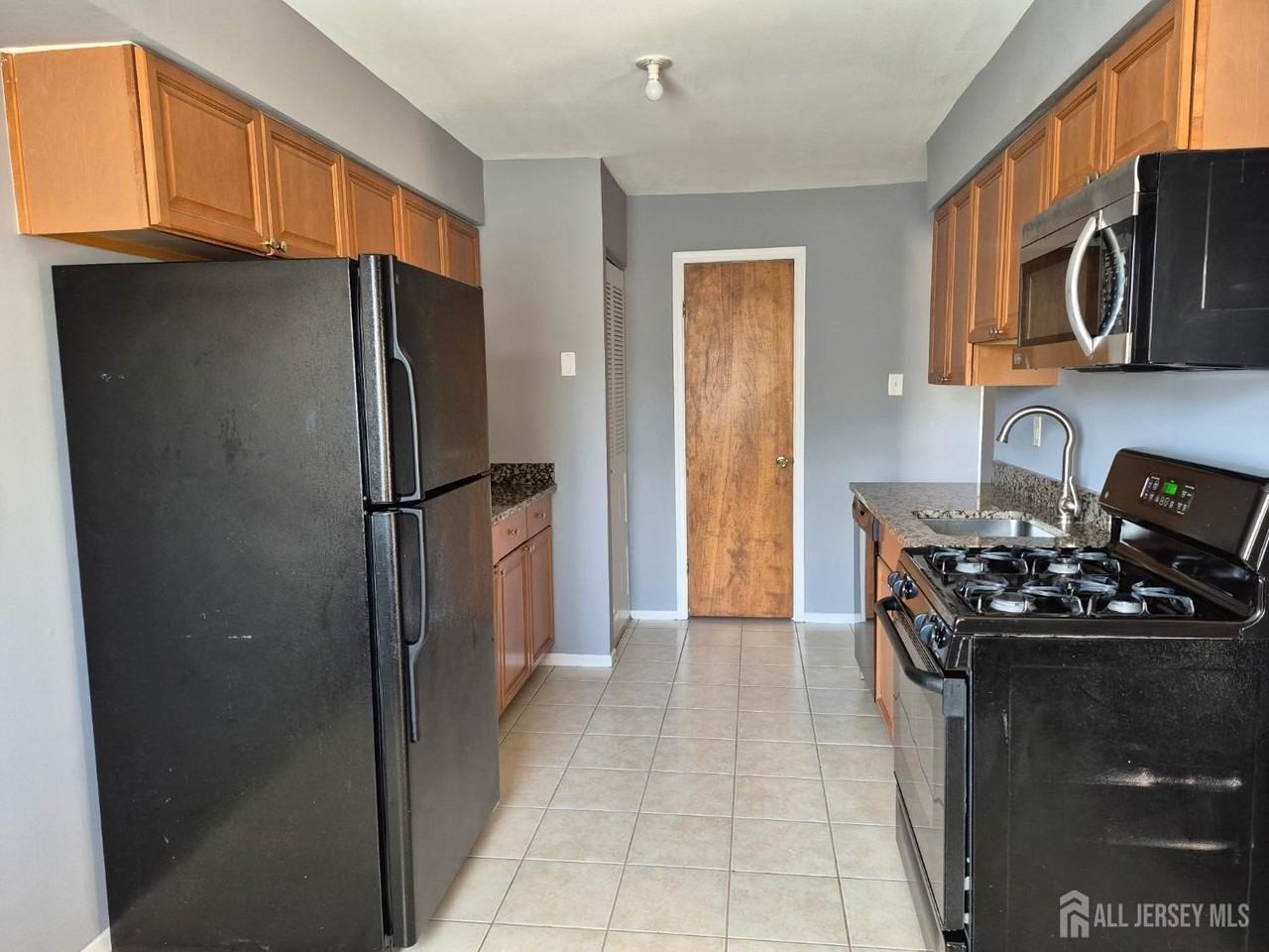 915 Edison Glen Ter - Photo 7 of 23