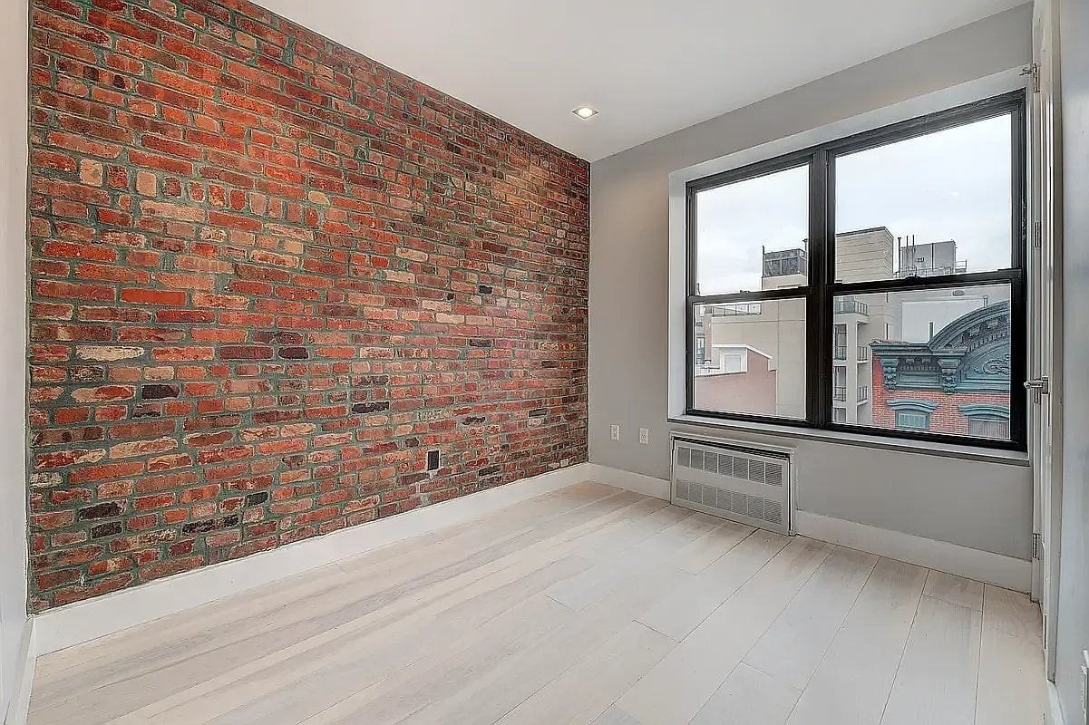 202 E 13th St #5D - Photo 5 of 8