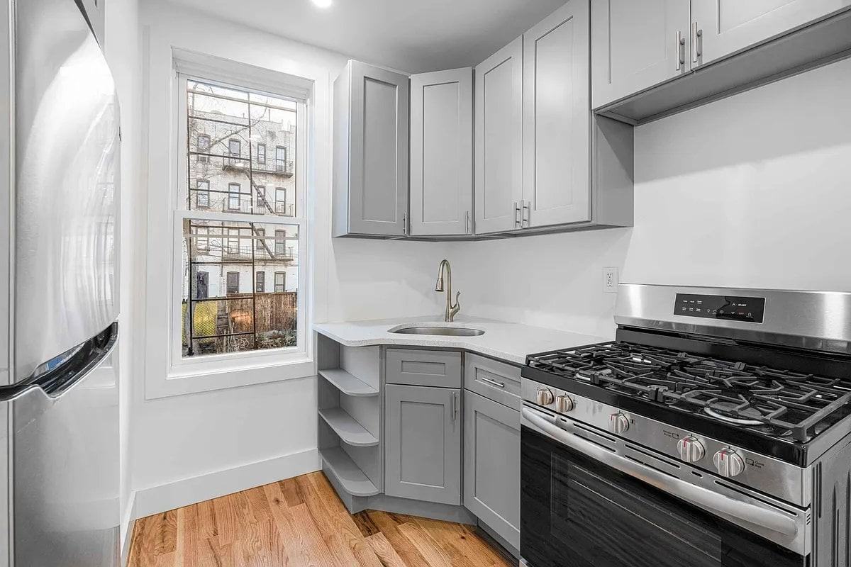 1208 Saint Marks Ave #2A - Photo 5 of 6