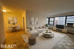 E 55th St #7H - Photo 1 of 1
