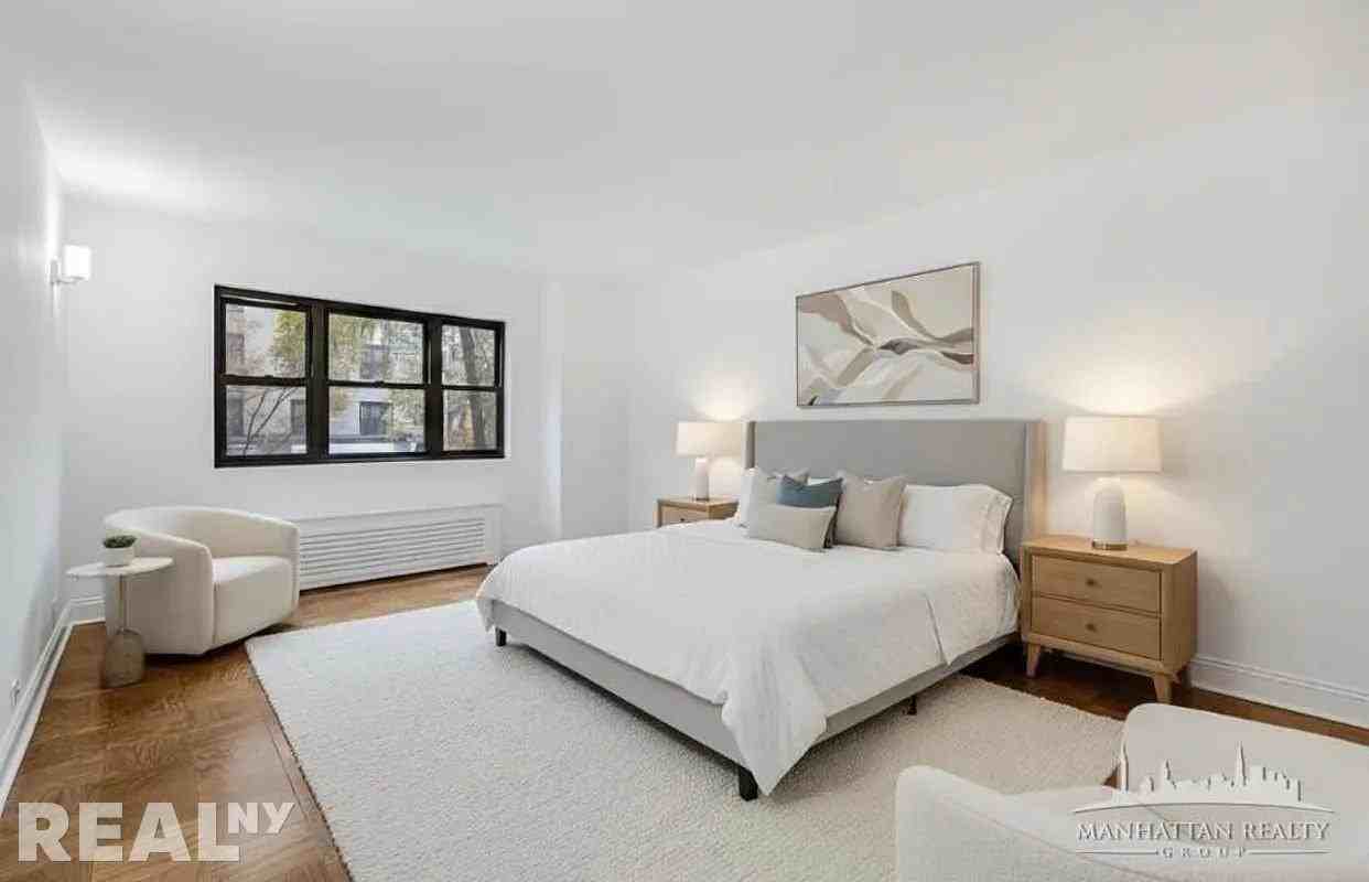 E 35th St #15B - Photo 2 of 5