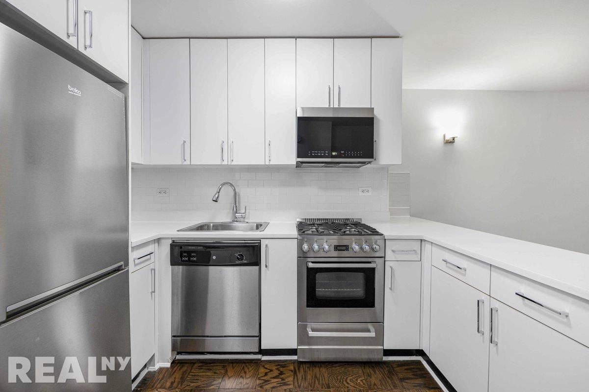 E 35th St #15B - Photo 3 of 5