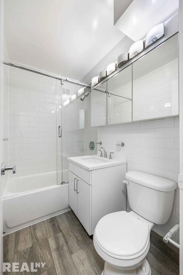 E 35th St #15B - Photo 4 of 5