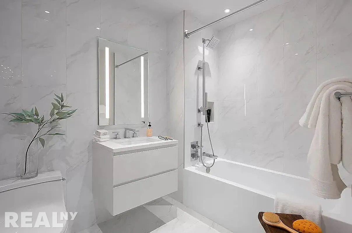 E 2nd St #3C - Photo 4 of 6