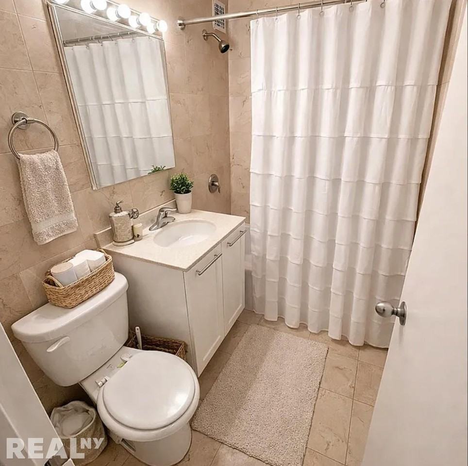 4th Ave #4E - Photo 6 of 7