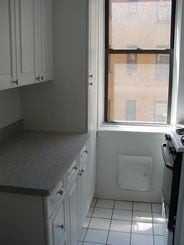 218 W 10th St #5A - Photo 4 of 10