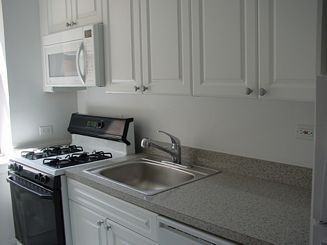 218 W 10th St #5A - Photo 5 of 10