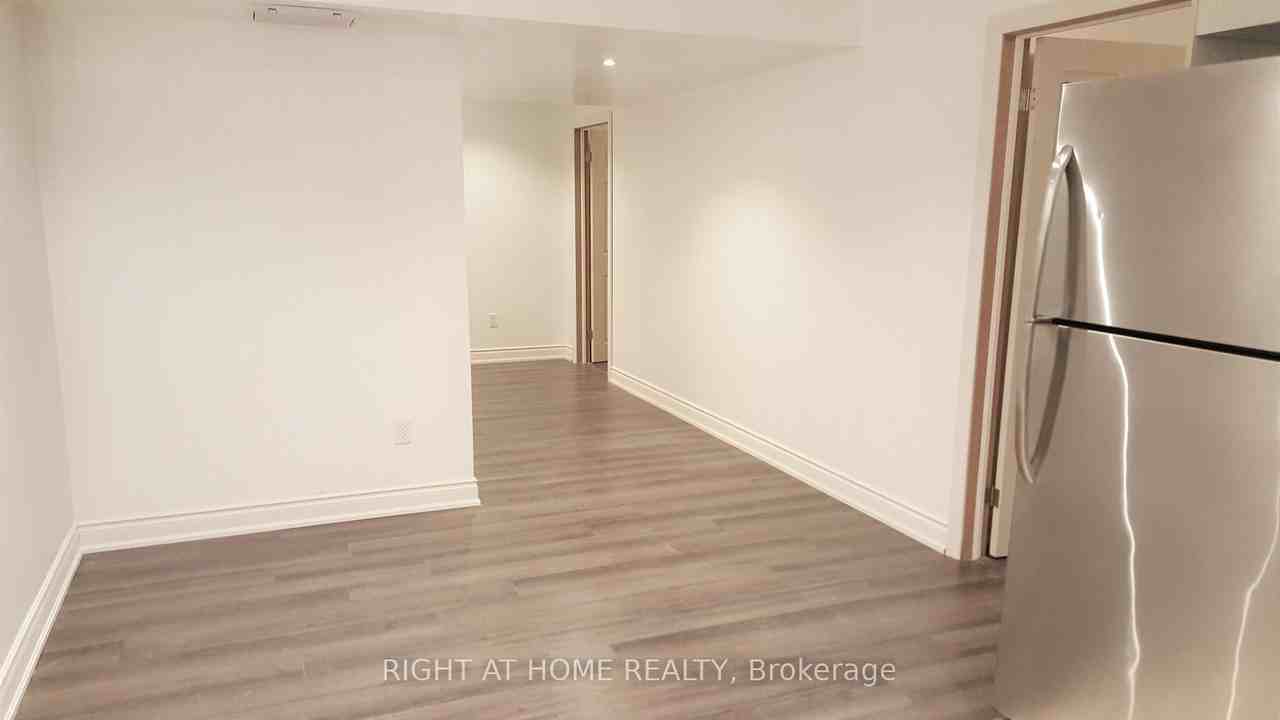 4 Elwin Road - Photo 7 of 10