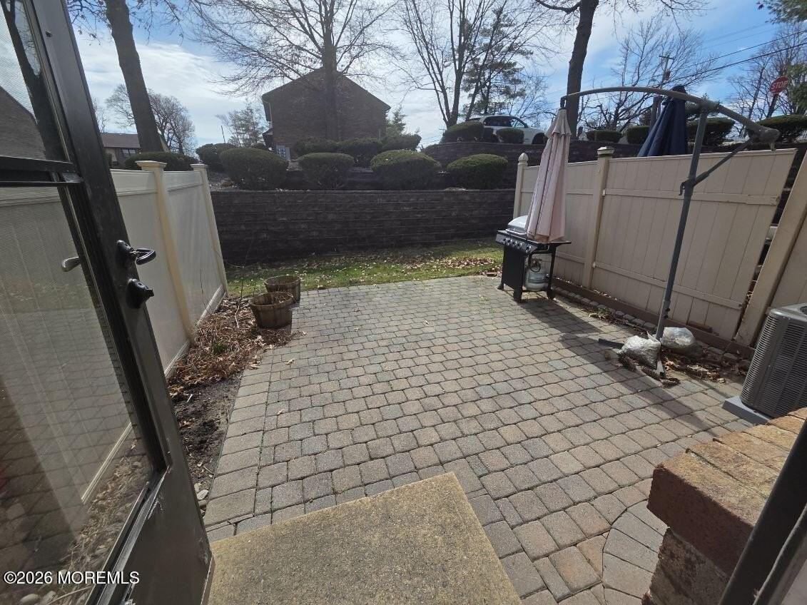 92 Village Green Way - Photo 3 of 20