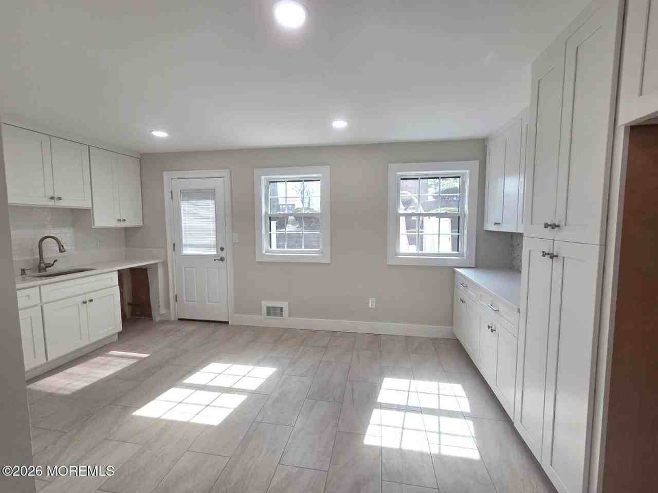 92 Village Green Way - Photo 4 of 20