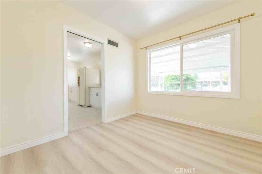 14608 Poulter Dr - Photo 6 of 23