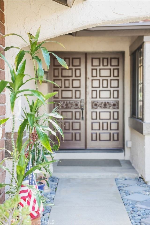 183 S Starflower St - Photo 2 of 29