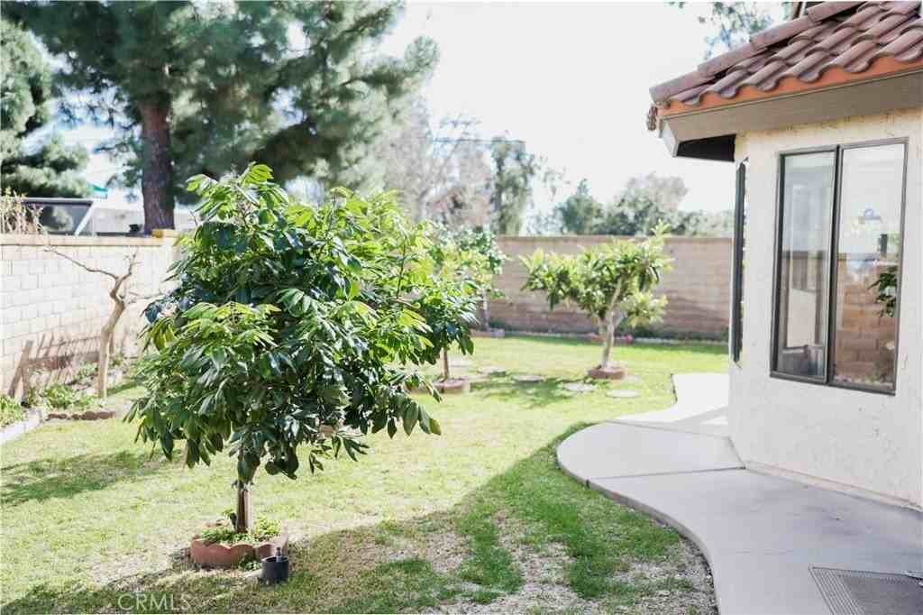 183 S Starflower St - Photo 3 of 29