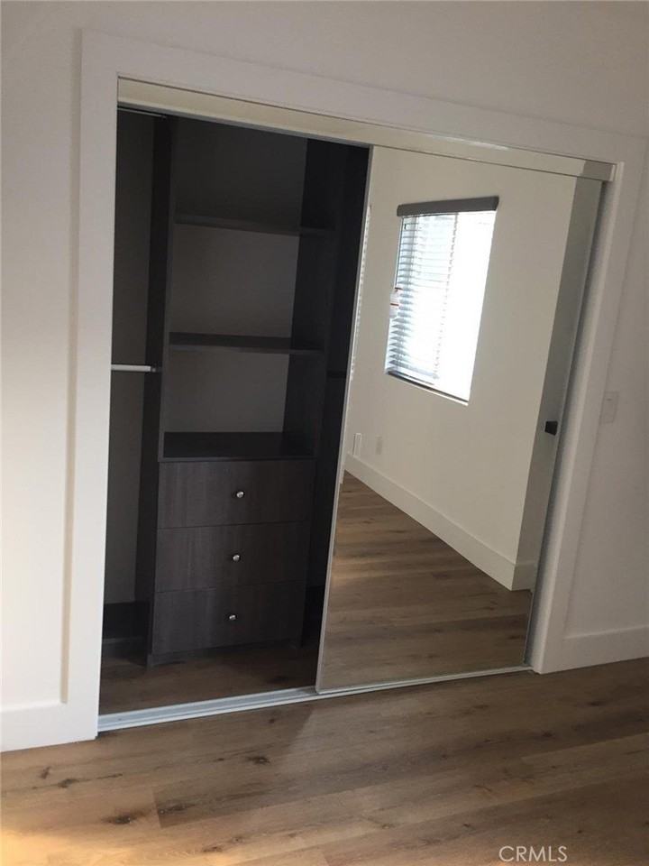 5439 Agnes Ave - Photo 6 of 22