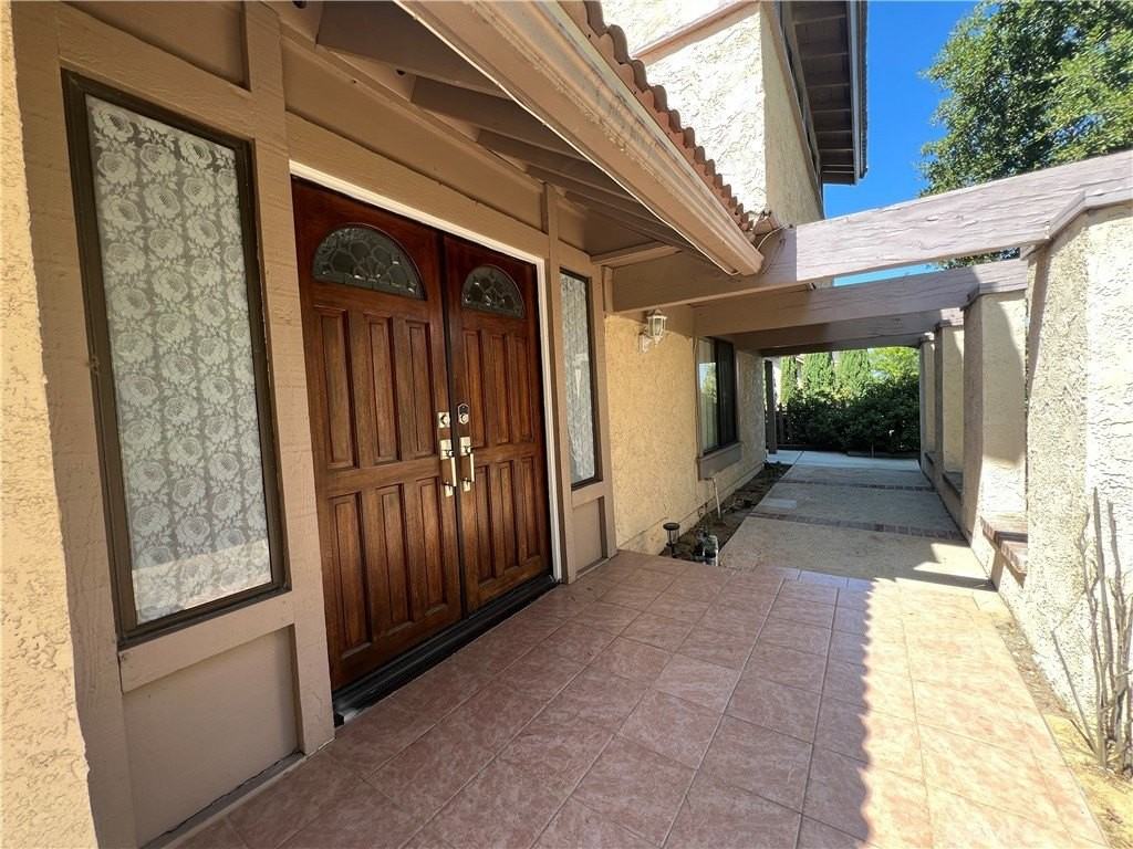 20524 Summertown St - Photo 2 of 4