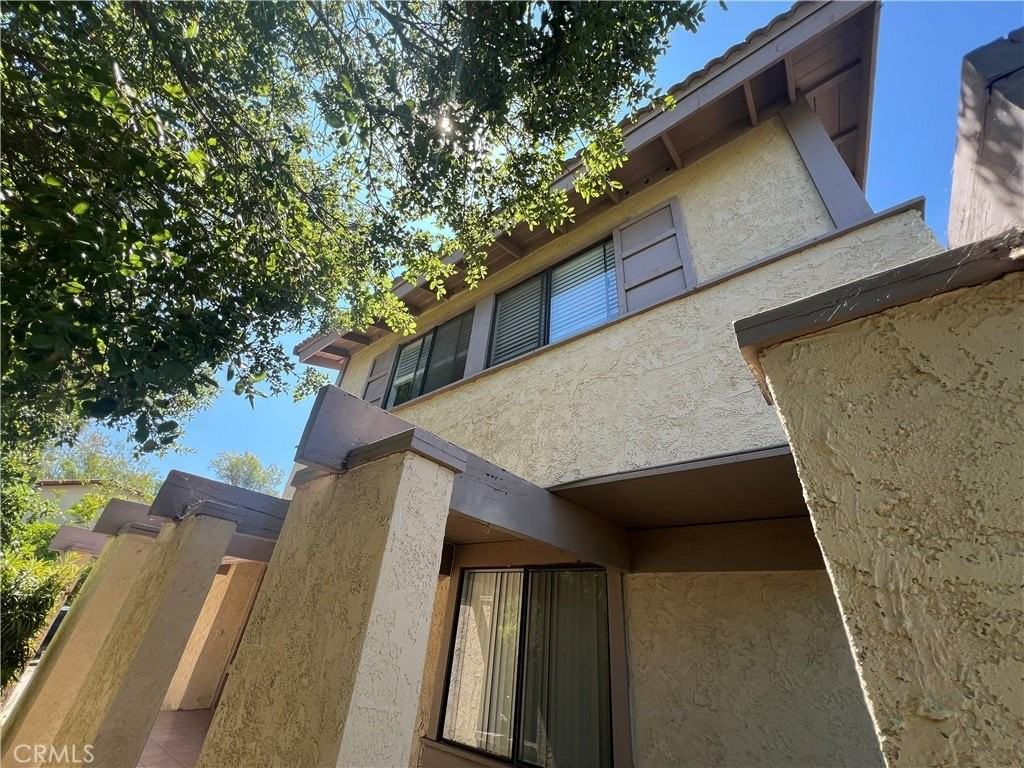 20524 Summertown St - Photo 3 of 4