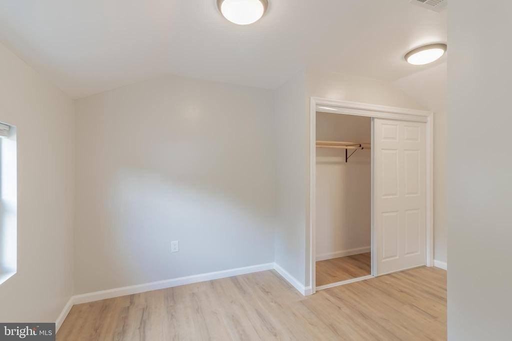 1816 Maple Ln - Photo 3 of 24