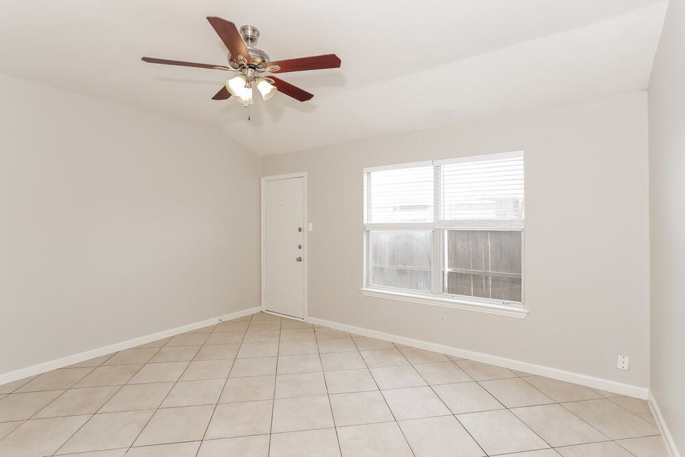 9000 Christopher Cir - Photo 6 of 16