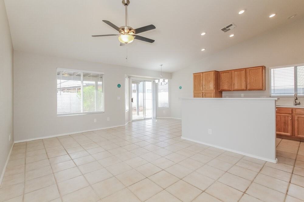 14446 W Wendover Dr - Photo 3 of 17