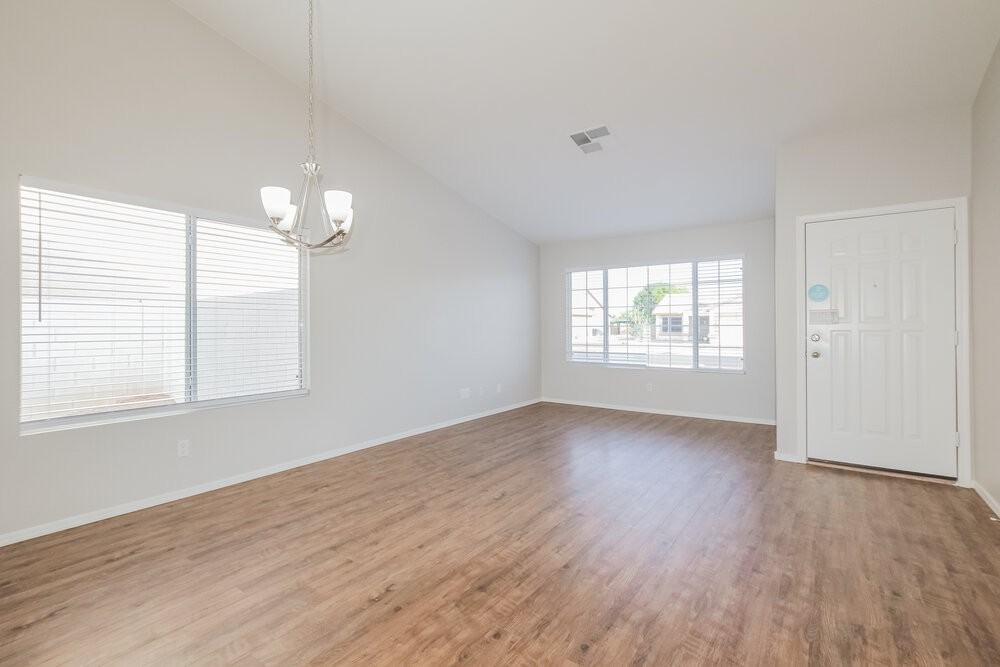 14446 W Wendover Dr - Photo 6 of 17