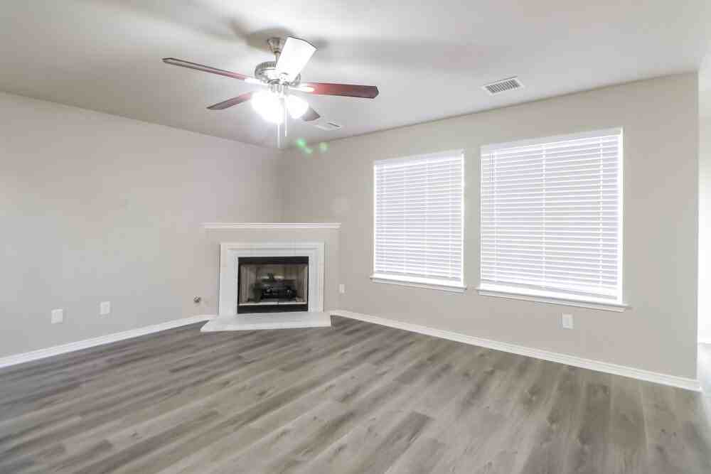 15524 Sarahs Creek Dr - Photo 5 of 20