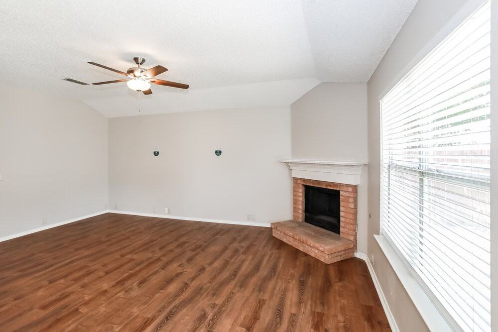 1024 Beechwood Dr - Photo 4 of 16