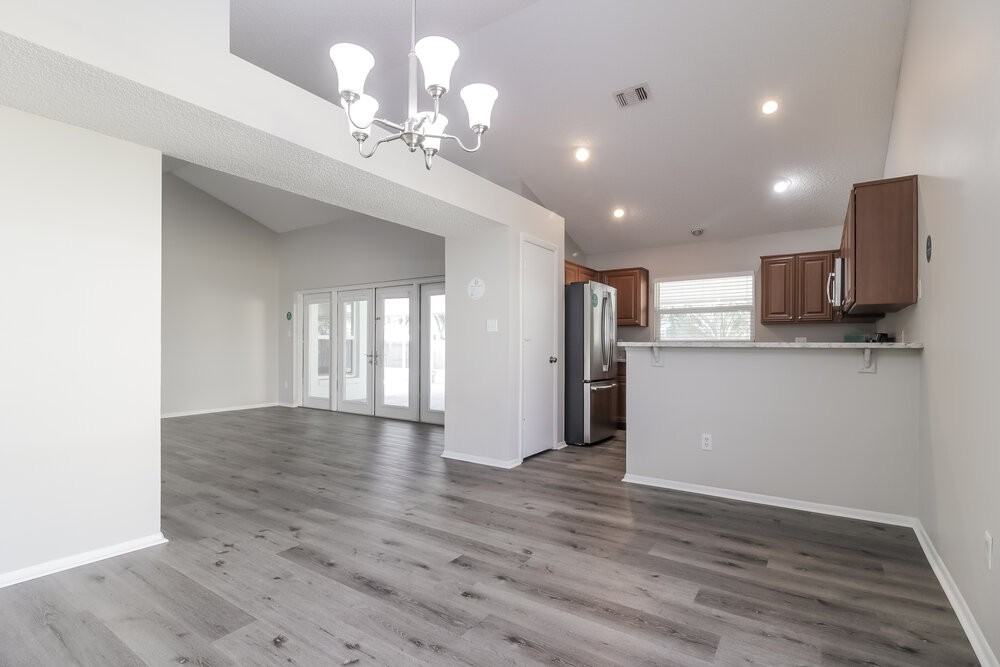 1029 Beckstrom Dr - Photo 6 of 16