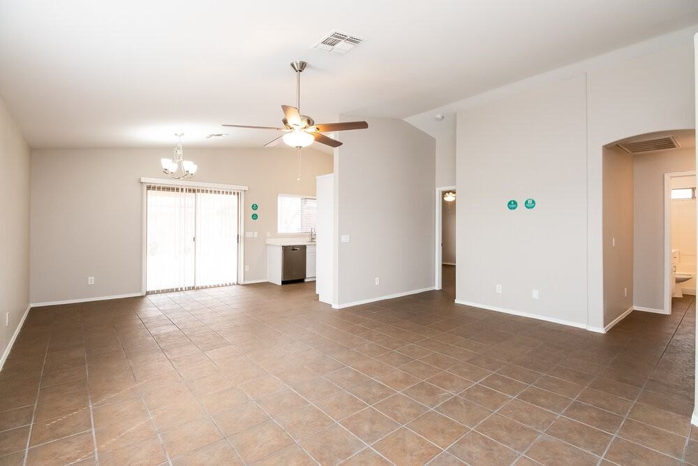 328 S 89th St - Photo 4 of 16