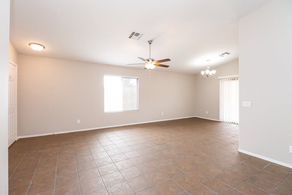 328 S 89th St - Photo 5 of 16