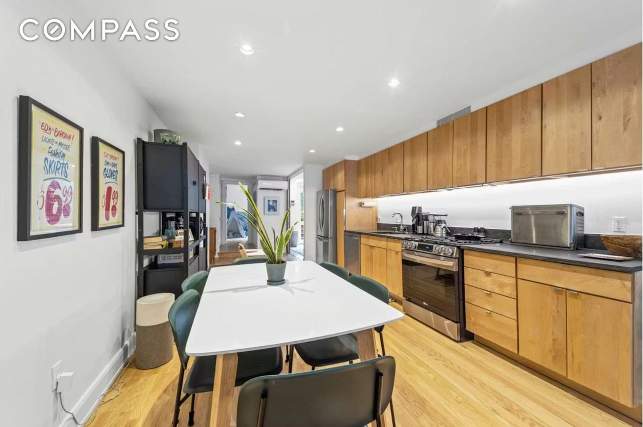 304 Warren St #1 - Photo 3 of 16