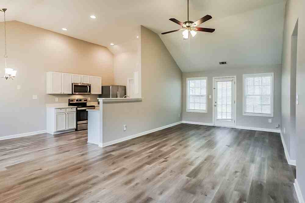 4925 Brookwood Pl - Photo 4 of 16