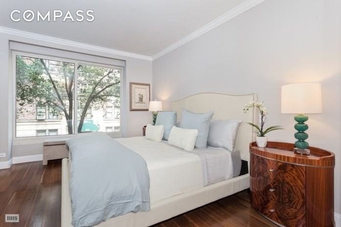 200 E 69th St #2O - Photo 2 of 6