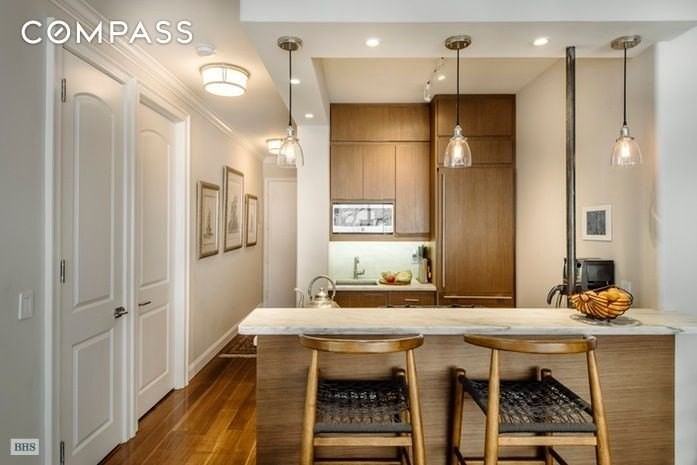 200 E 69th St #2O - Photo 5 of 6