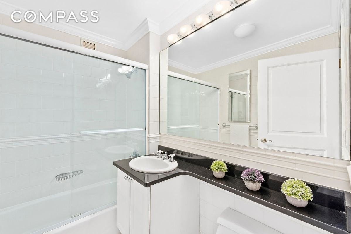 400 E 90th St #8E - Photo 5 of 5