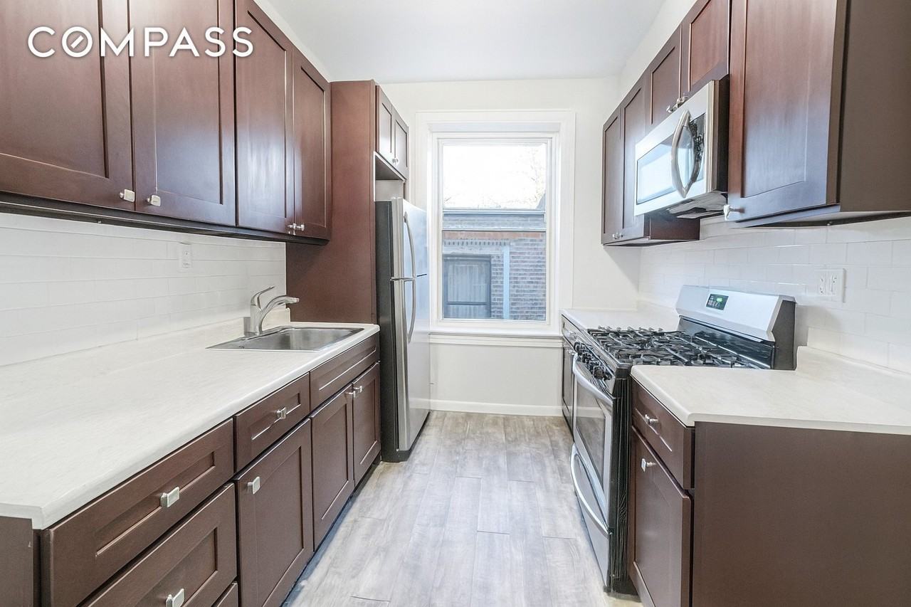 19113 42nd Ave #2R - Photo 4 of 7