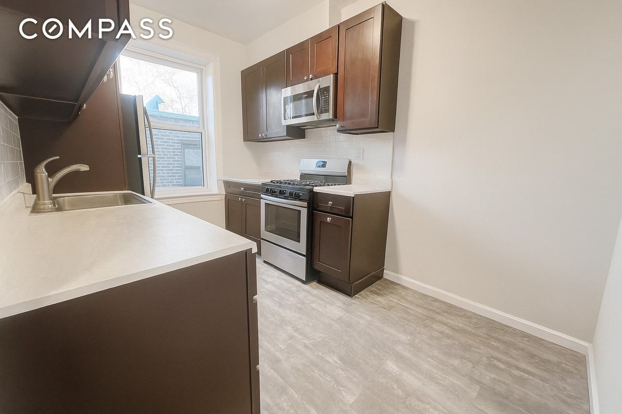 19113 42nd Ave #2R - Photo 6 of 7